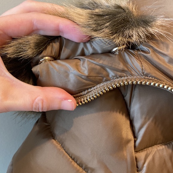 Michael Kors Puffer Jacket (M) - Picture 6 of 10